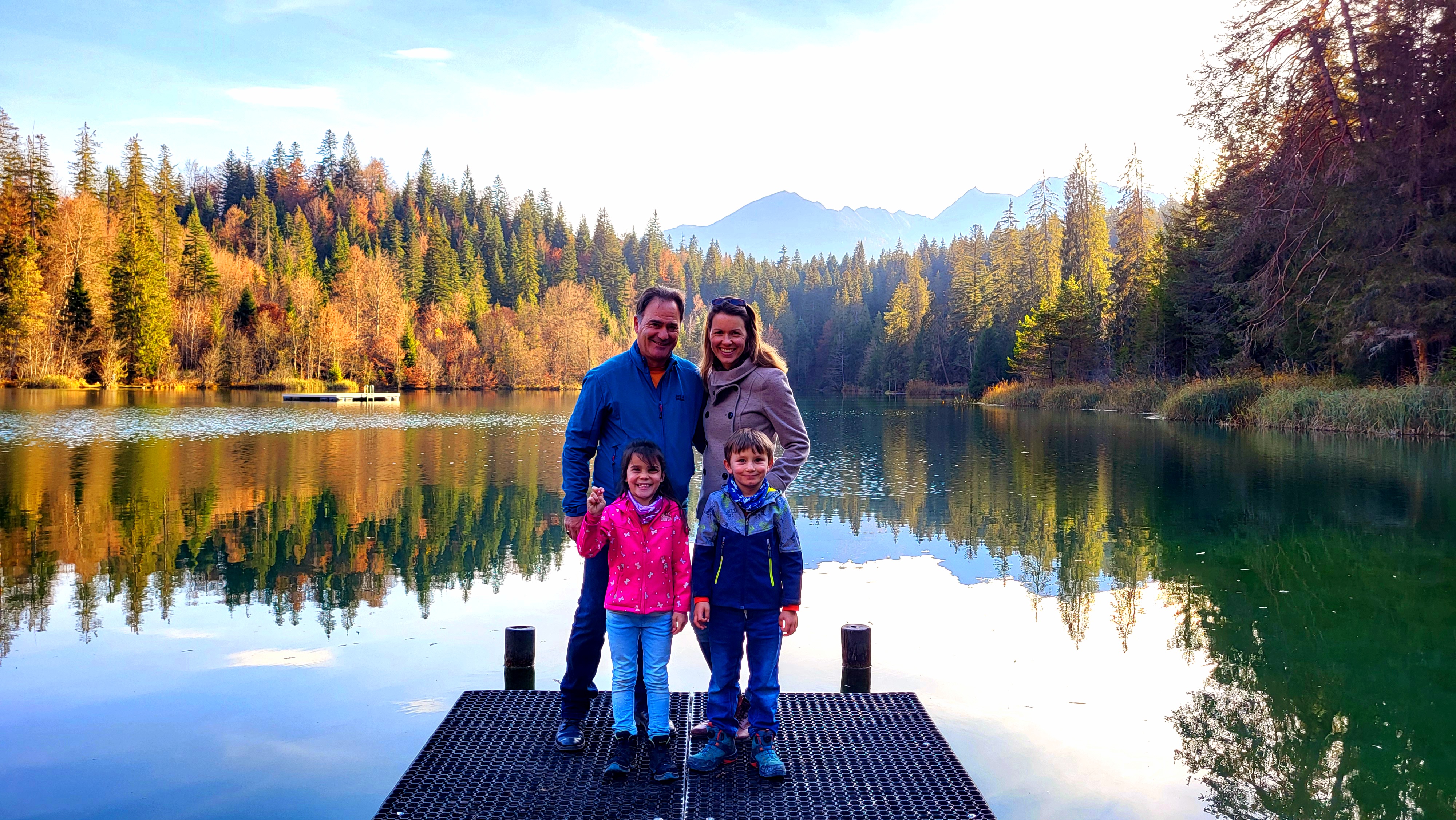 Rebeca und Reto am See